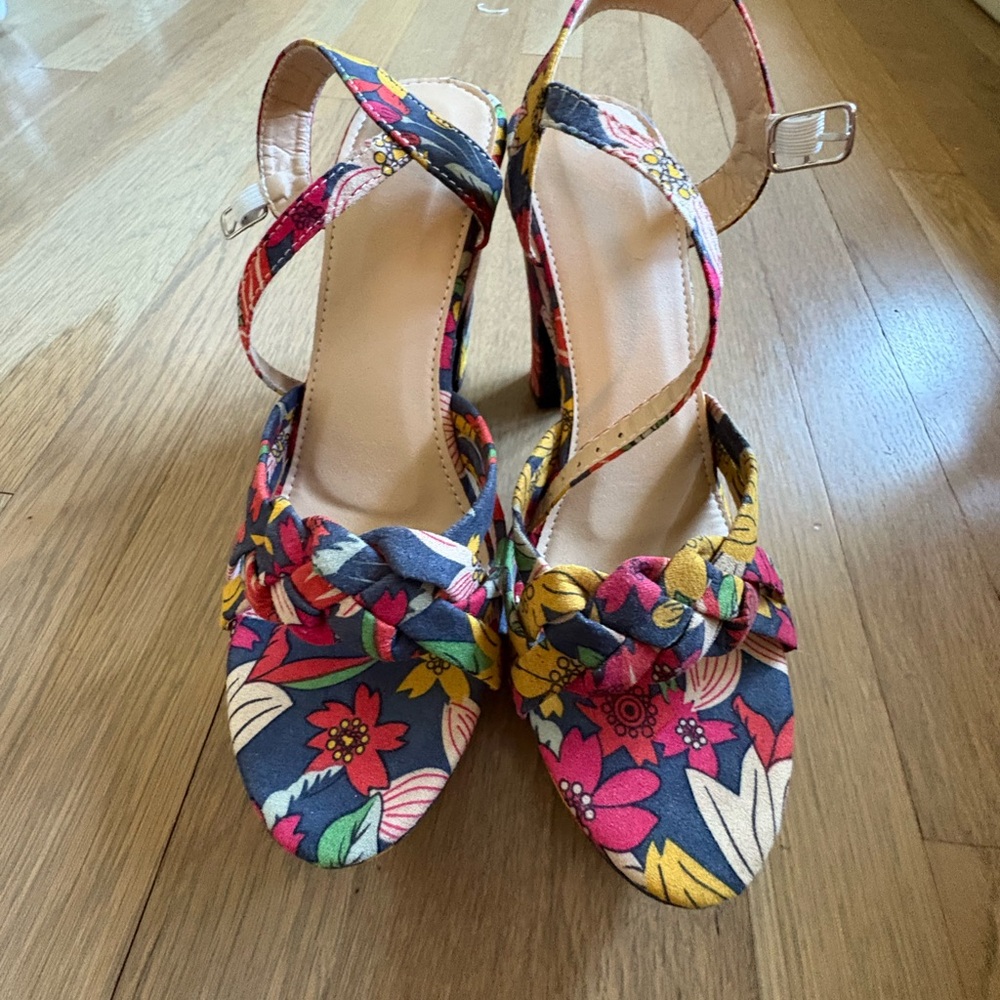Floral platform Strappy Heeled Sandals